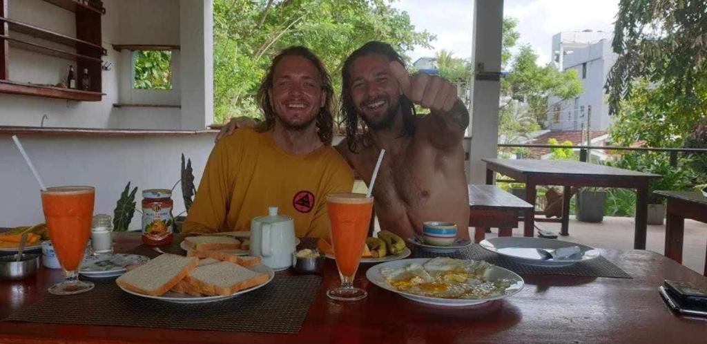 Lion Paradise Surf Beach Матара Екстериор снимка